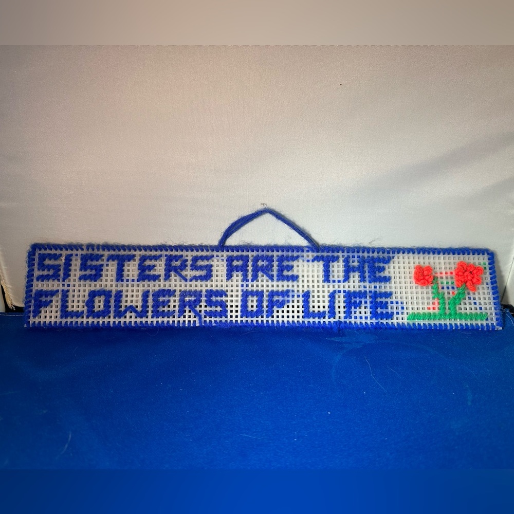 Sign - sisters are the Flowers of Life